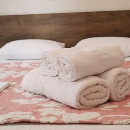 Agalmonis 아파트 니키티